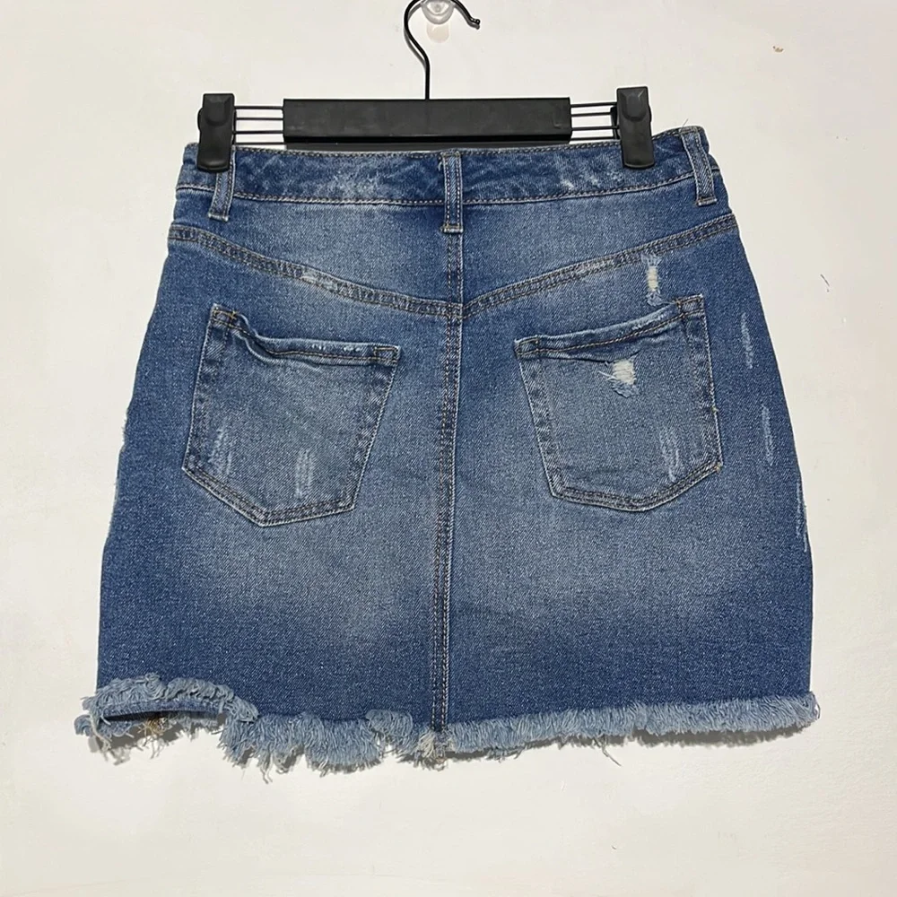 Wild Fable Medium Wash Distressed Denim Skirt Size 4 - Picture 5 of 8